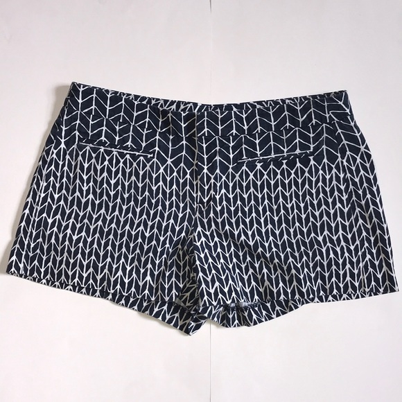 GAP Pants - 🌿GAP City Style Navy Print Short